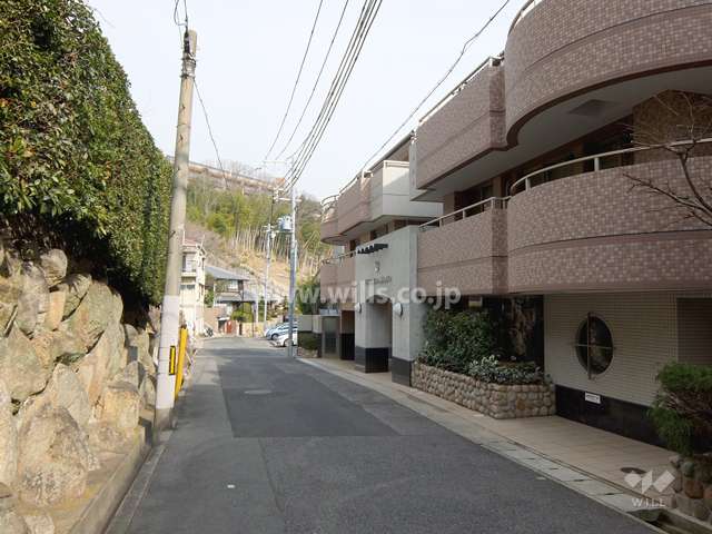 敷地北西側の前面道路