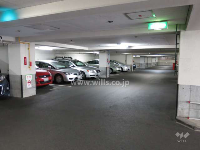 敷地内駐車場（屋内平面式）
