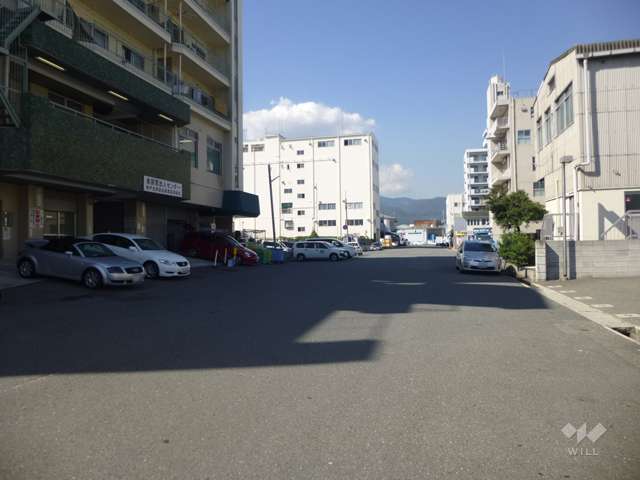 敷地東側の前面道路
