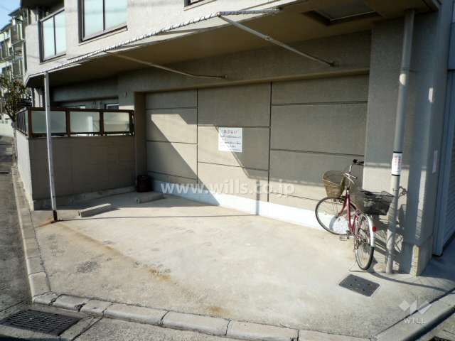 敷地内駐車場（屋外平面式）