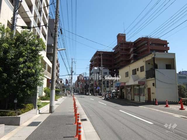 敷地北側の前面道路