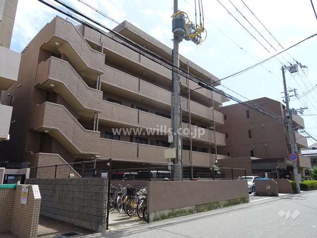 ダイアパレス東灘深江本町の外観（北東側から）
