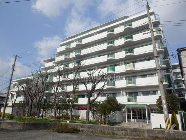 青木グリーンハイツの外観（南東側から）