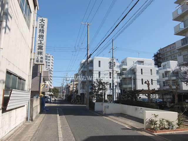 敷地北側の前面道路