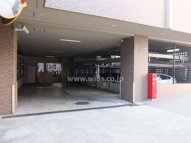敷地内駐車場（屋内機械式）