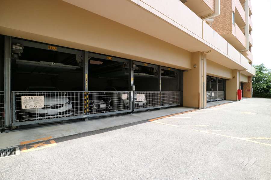 敷地内駐車場（屋内機械式）