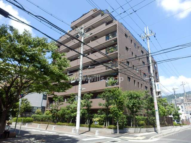 グランドメゾン神戸本山の外観（南東側から）