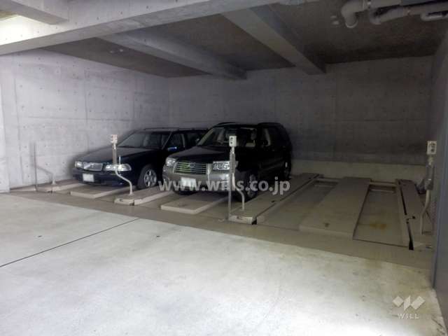 敷地内駐車場（屋内機械式）