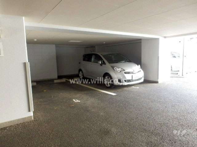敷地内駐車場（屋内平面式）