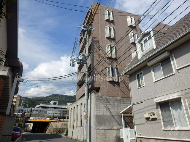 ワコーレ本山フラッツの外観（南西側から）