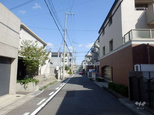 敷地北西側の前面道路