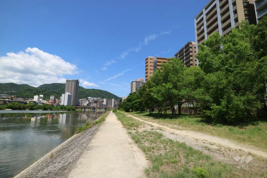 敷地南側を武庫川が流れています。