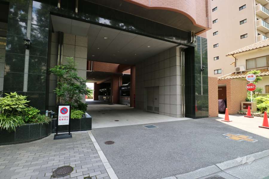 駐車場の出入り口