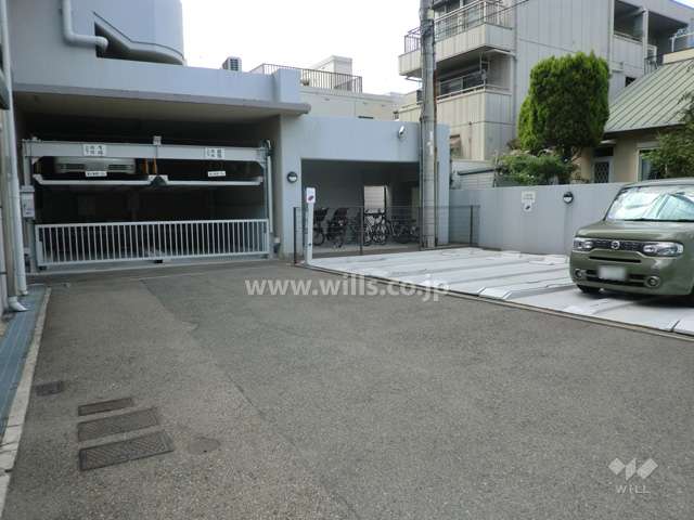 敷地内駐車場（屋内機械式と屋外機械式とがあります。）