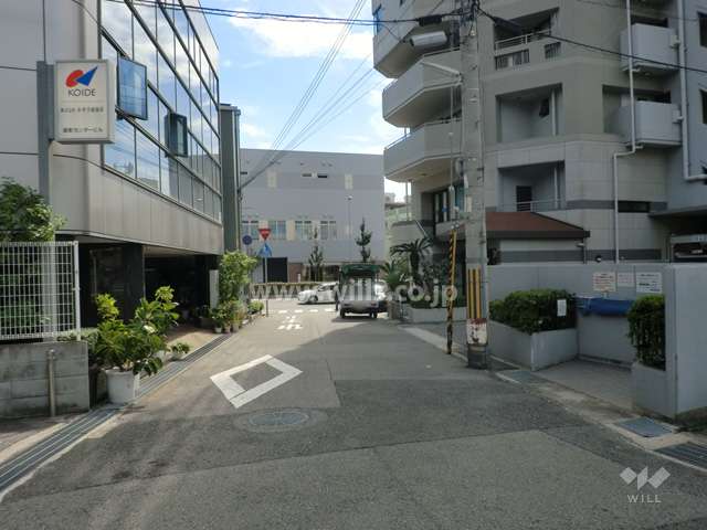 敷地東側の前面道路