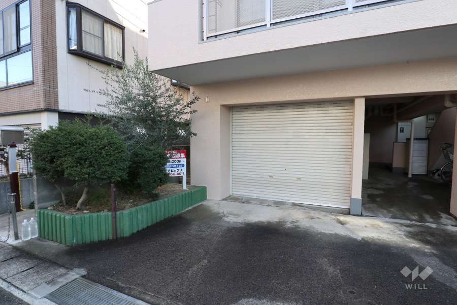 敷地内駐車場（屋内平面式）