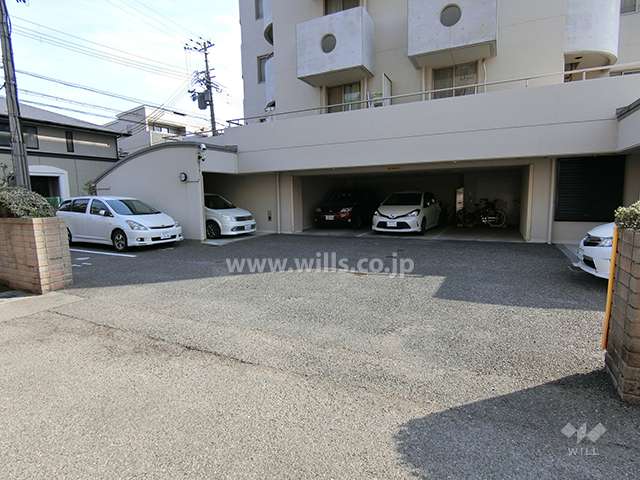 敷地内駐車場(屋外平面式・屋内平面式)