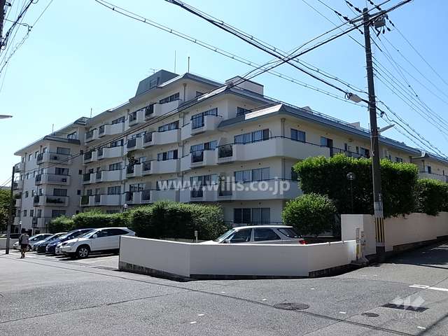 岡本センチュリーマンションの外観（北東側から）