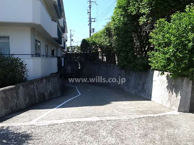 駐車場出入り口