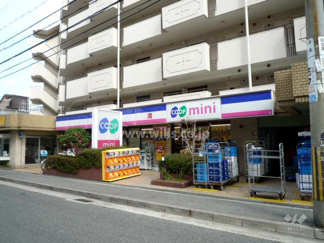 1階部分に店舗があります。