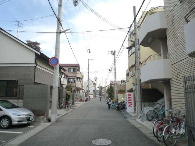 敷地北側の前面道路