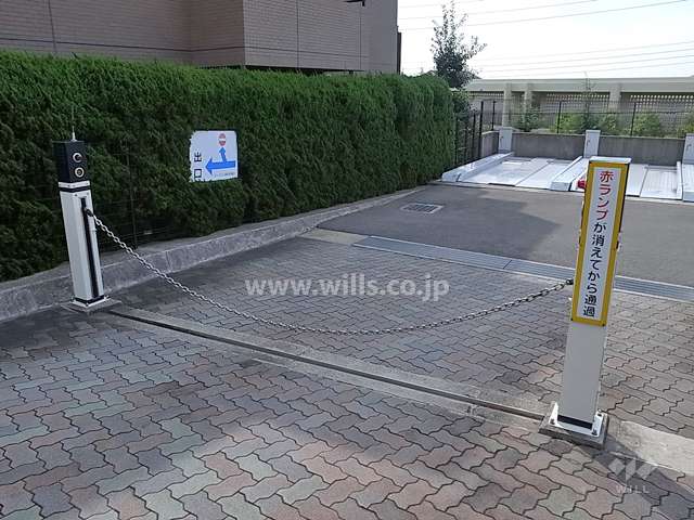 駐車場出入り口（ゲート付き）