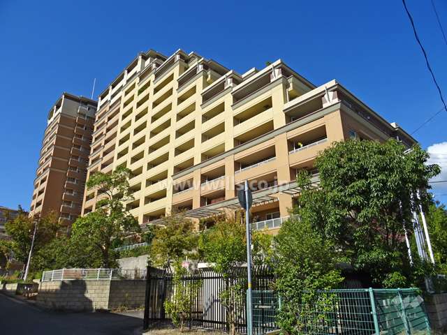 パークスクエア岡本の外観（南東側から）