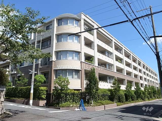 グランフォート岡本の外観（南西側から）