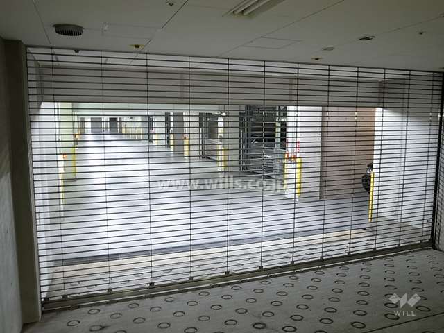 駐車場出入り口（リングシャッター付き）