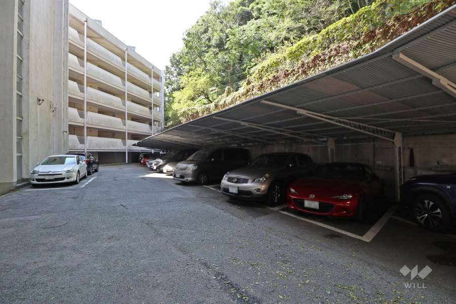 敷地内駐車場（屋外平面式・屋根付）