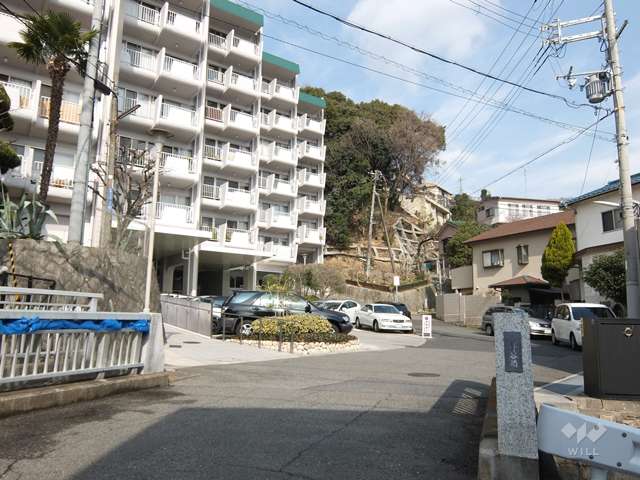 敷地南東側の前面道路