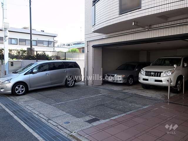 敷地内駐車場（屋内・屋外平面式）