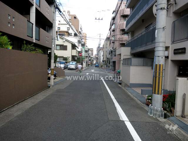 敷地北西側の前面道路