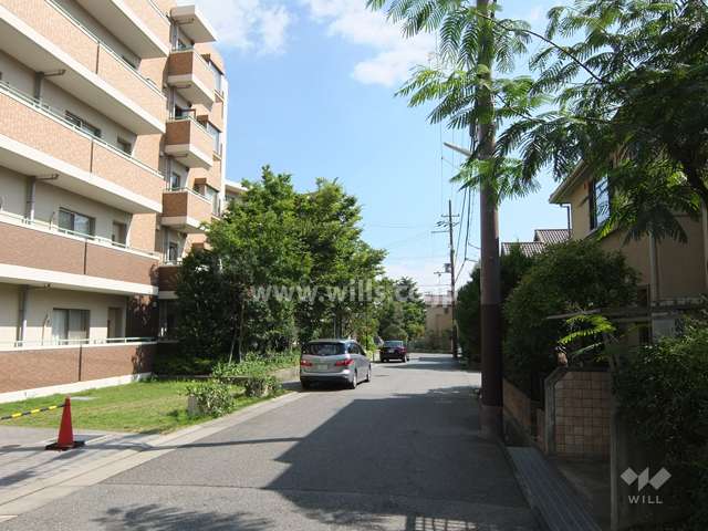 住吉山手コモンズの西側の前面道路