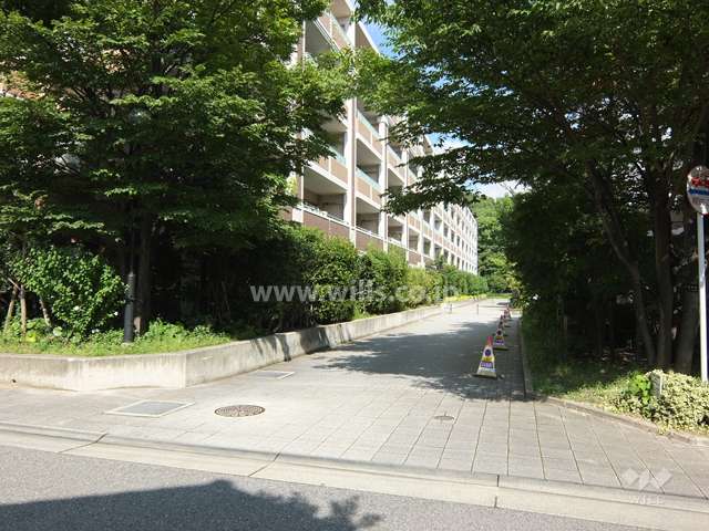 駐車場出入り口