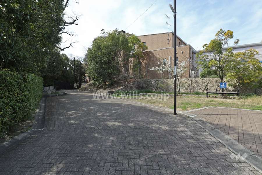 敷地北西側の前面道路