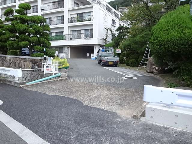 駐車場出入り口