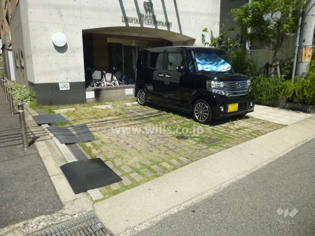 敷地内駐車場（屋外平面式）