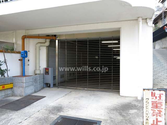 駐車場出入り口（ゲート付き）