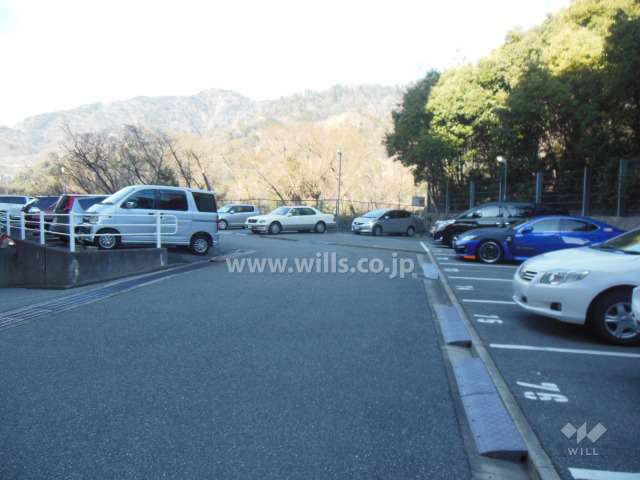 敷地内駐車場（屋外平面式）
