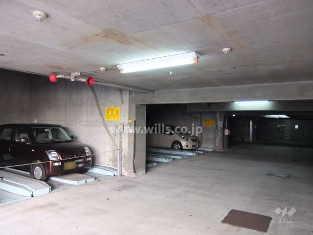 敷地内駐車場（屋内機械式）