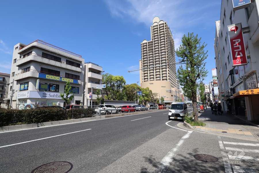 マンションから北側約20ｍの距離に国道2号が走っています。