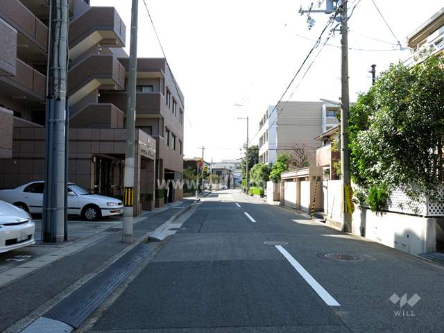 敷地北側の前面道路