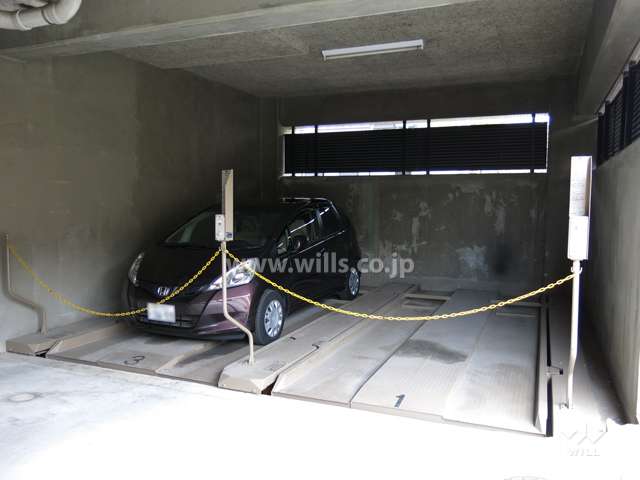 敷地内駐車場（屋内機械式）