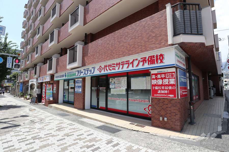 1階部分には店舗があります。