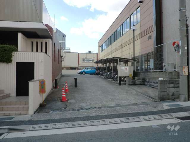 駐車場出入り口