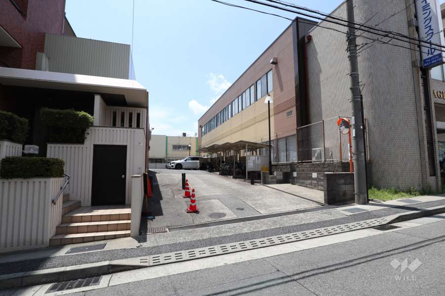 駐車場の出入り口