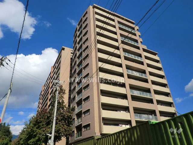 ライオンズガーデン御影の外観（南西側から）