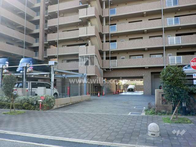 駐車場出入り口
