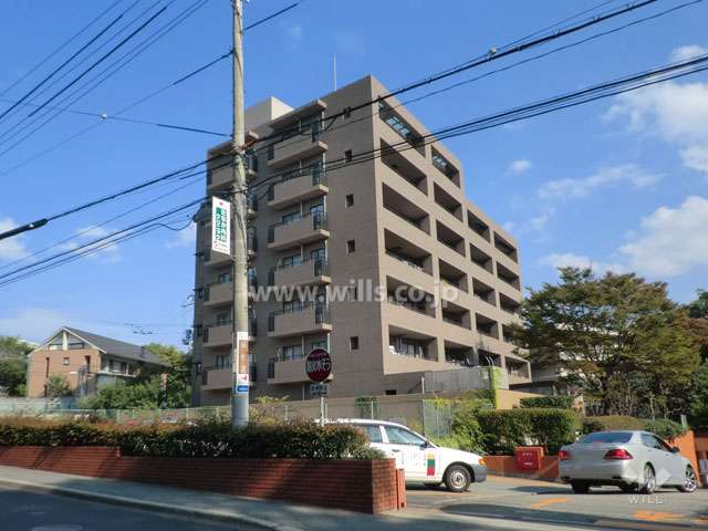 パーク・コート御影山手の外観（南西側から）